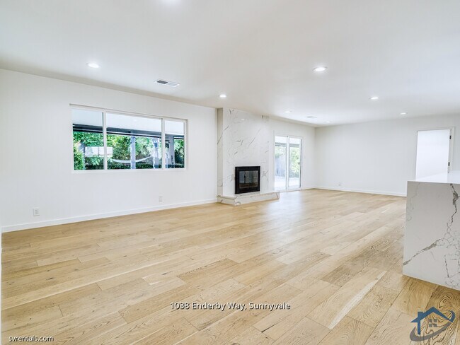 Foto del edificio - 1038 Enderby Way