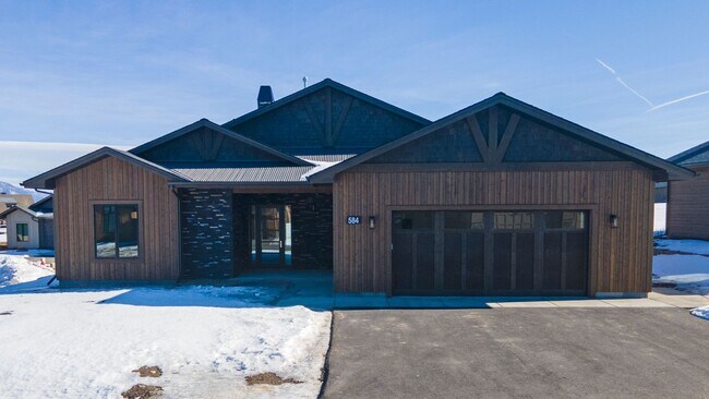 Foto del edificio - 3 Bed 2.5 bath house in Black Bull