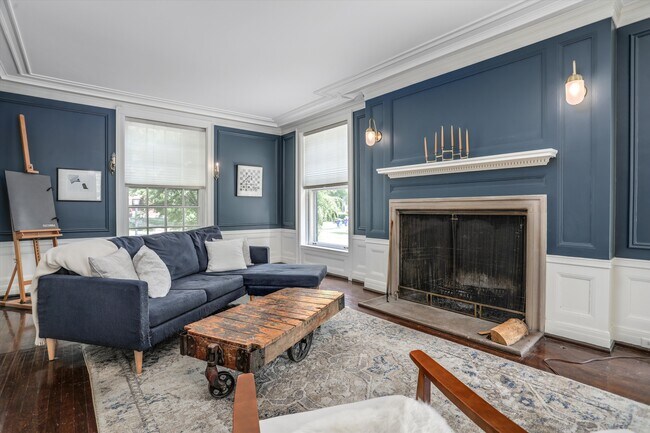 Foto del edificio - 2243 Iroquois St