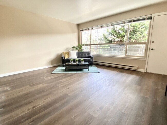 Foto del interior - 700 E Mercer