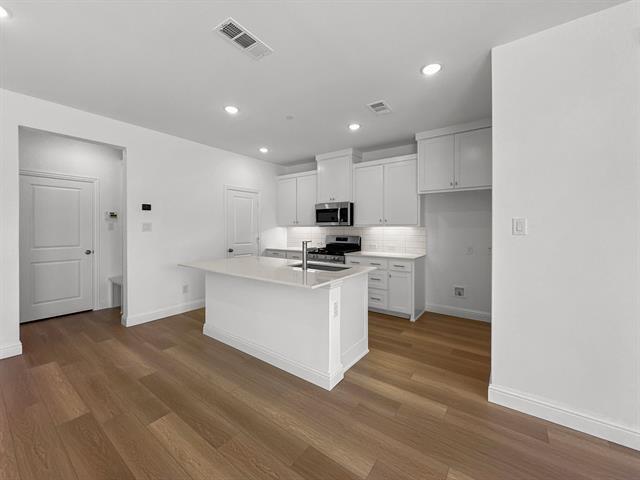 Building Photo - 8980 Samara St