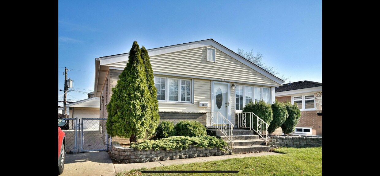 Primary Photo - 5013 N Oneida Ave