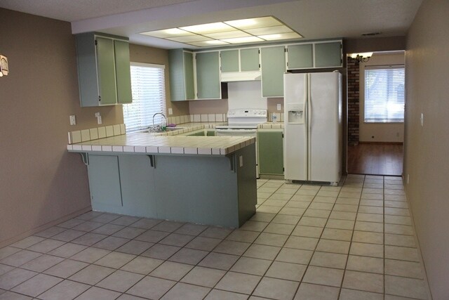 Kitchen 1 - 2515 Gerald Ct