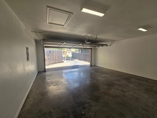 Foto del edificio - 1703 E 16th St