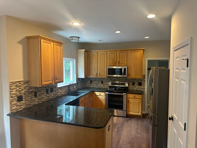 Foto del edificio - 1152 Olde Cameron Ln