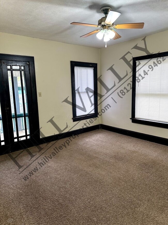 Building Photo - Two Bedroom Upper