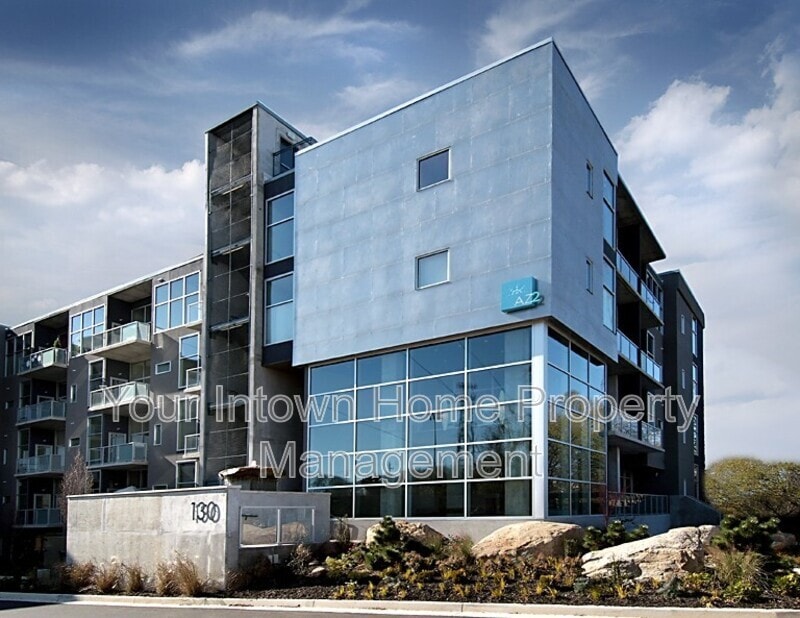 Primary Photo - 130 Arizona Ave NE