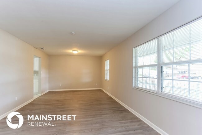Building Photo - 2209 Malibu Dr