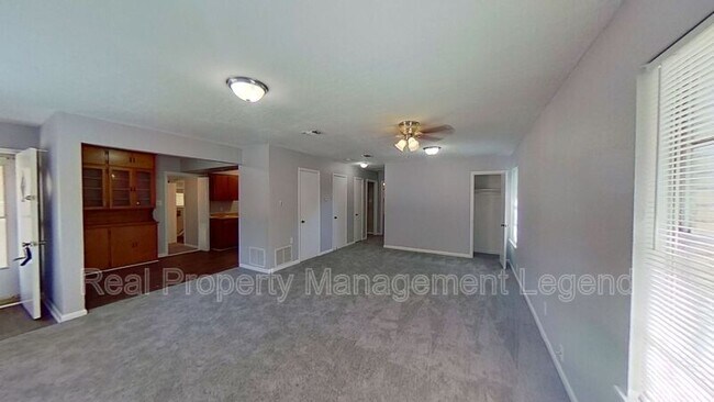 Building Photo - 625 S Colbert Ave