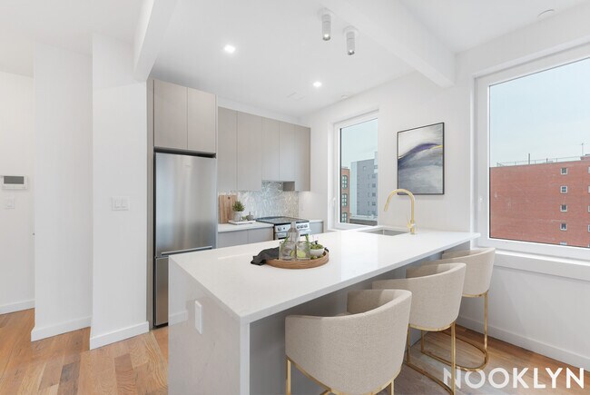 Foto del edificio - 13825 Barclay Ave