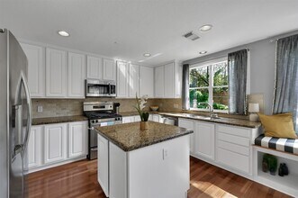 Building Photo - 59 E Autumn Branch Cir