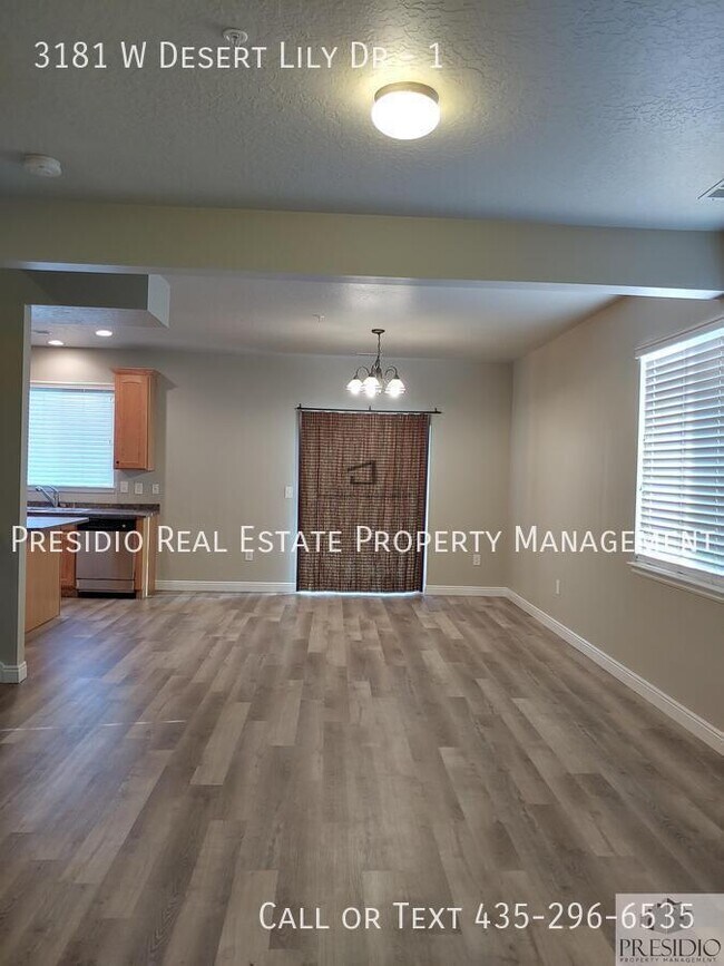 Foto del edificio - 3181 W Desert Lily Dr