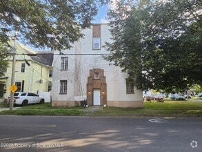 Building Photo - 264 Academy St