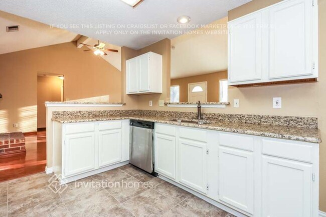 Foto del edificio - 4965 Briar Oaks Ln