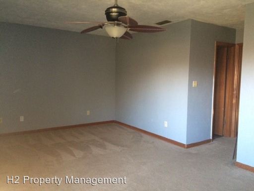 Building Photo - 5417 Sombra del Lago Dr