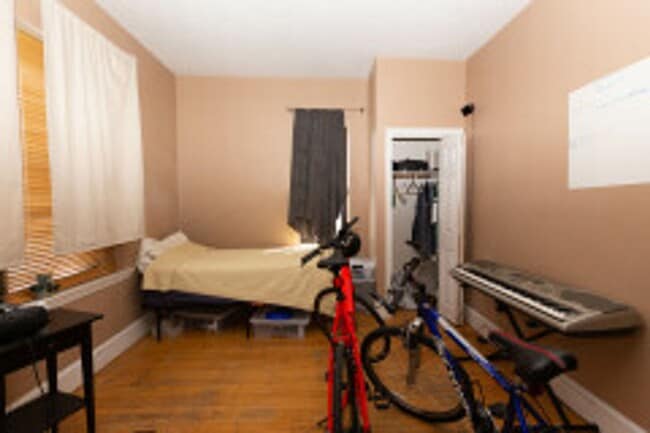 Building Photo - AWESOME 4 BED IN ALLSTON