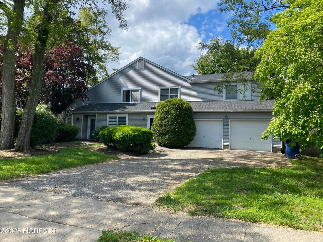 Primary Photo - 201 Alpern Ave
