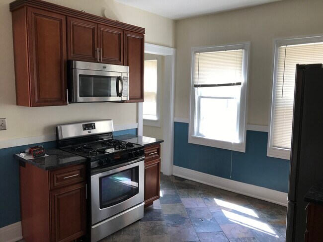 encimeras de granito - 2473 N Frederick Ave