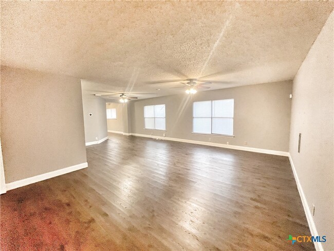 Foto del edificio - 13907 Quarles St