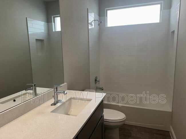 Foto del edificio - 14537 Caelum Dr