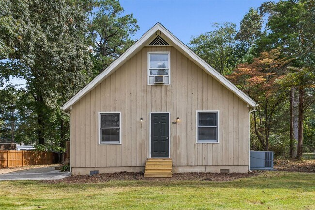 Foto del edificio - Contact Eric Rutherford at (757) 286-3742 for more information