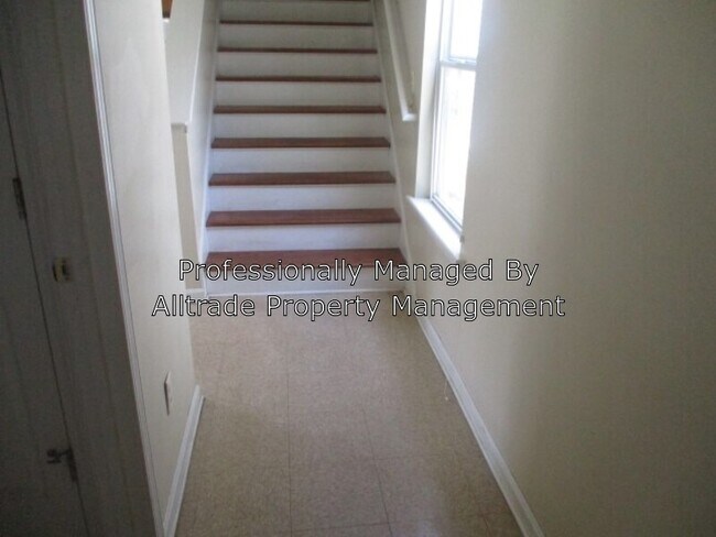 Foto del edificio - 2820 Finn Ave