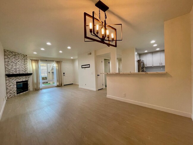 Building Photo - Gorgeously Remodeled 3 Bedroom 2 Bathroom ...