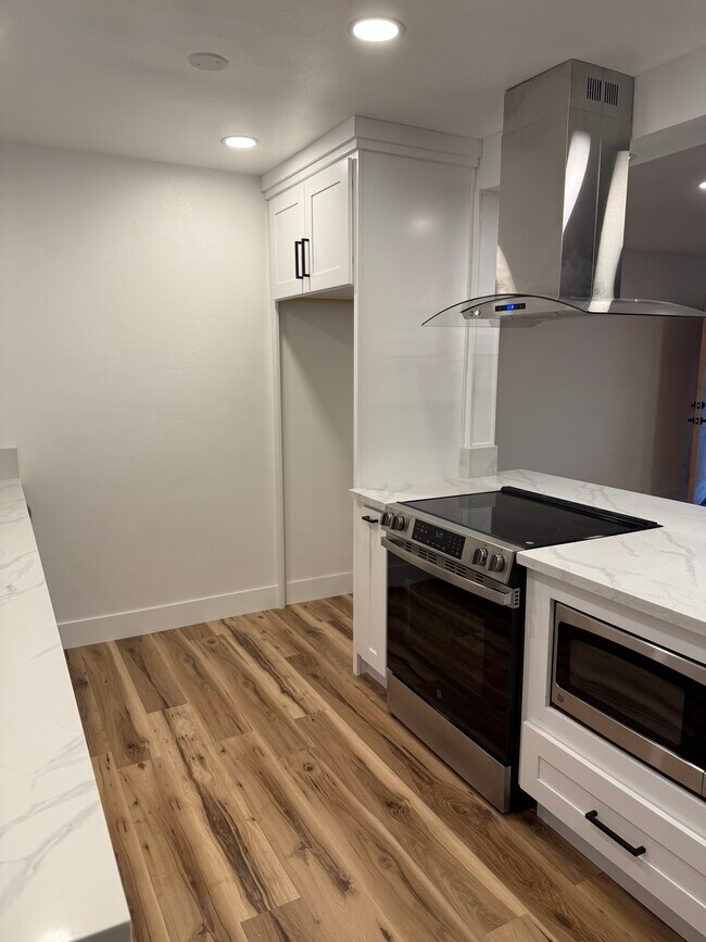 Building Photo - 56204 Onaga Trl