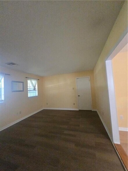 Foto del edificio - 641 Jefferson Heights Ave