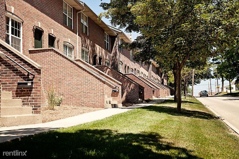 Primary Photo - 302 W Vernon Ave