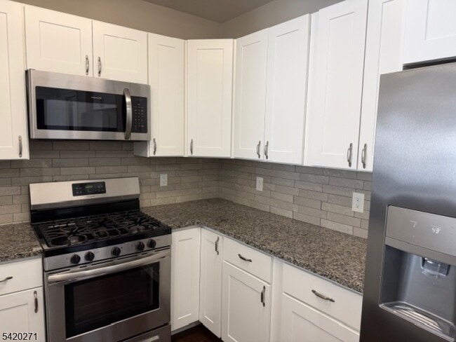 Foto del edificio - 90 Clinton Ave