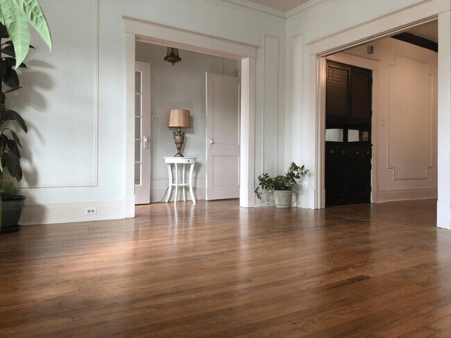 Living Room - 265 Morris St