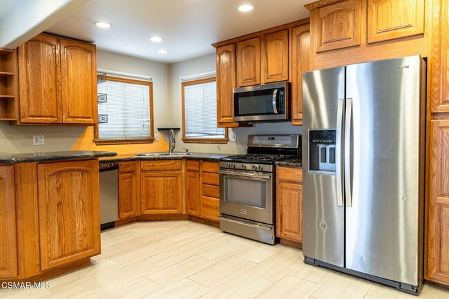 Building Photo - 3590 Evans Dr