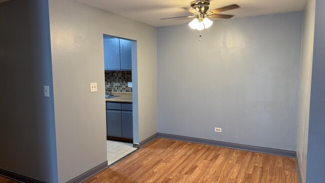 Building Photo - 9970 S 84th Ter