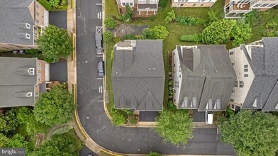 Building Photo - 8880 Olive Mae Cir