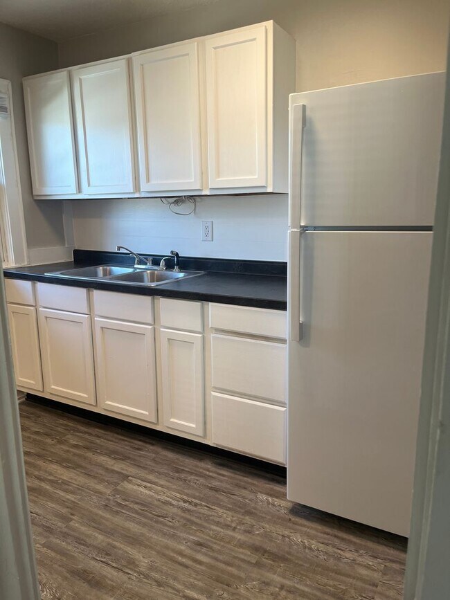 Foto del edificio - 1508 E Main St