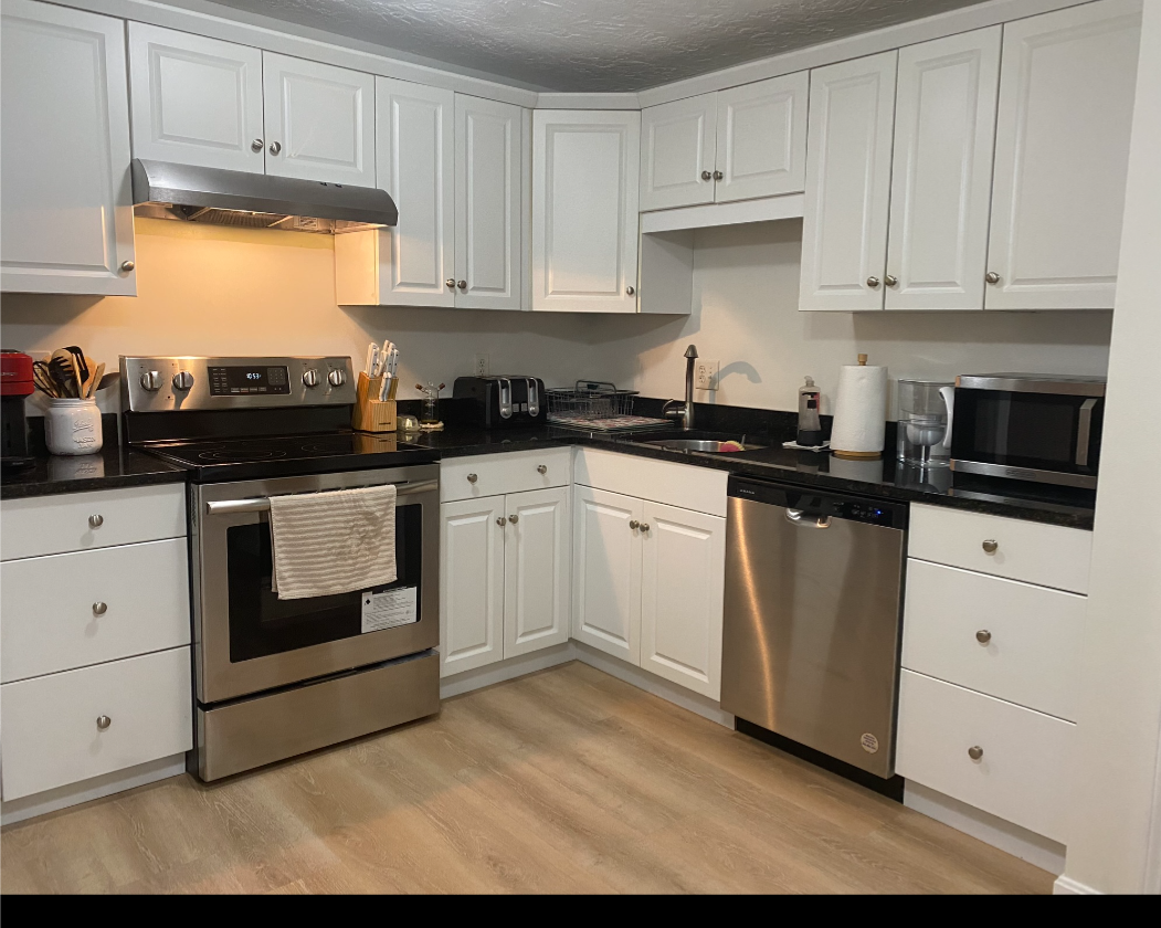 8 Longmeadow Dr Unit 22, Rowley, MA 01969 Condo for Rent in Rowley, MA
