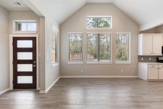 Building Photo - 208 N Spotted Fern Dr