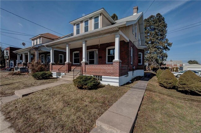 Building Photo - 543 W Emaus Ave