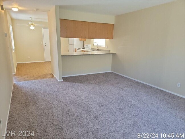 Building Photo - MINUTES FROM EVERTYTHING- AIRPORT, UNLV CA...