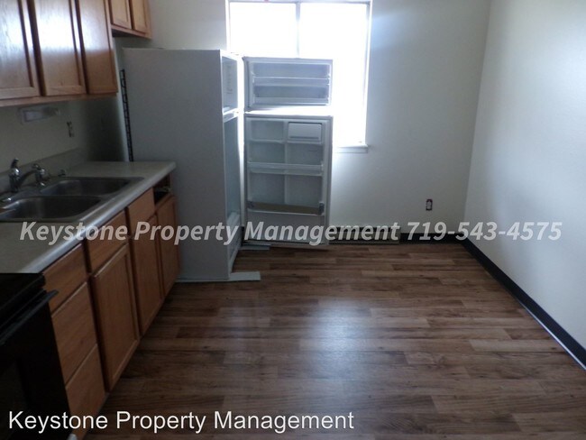 Building Photo - 1026 E Mallon Dr