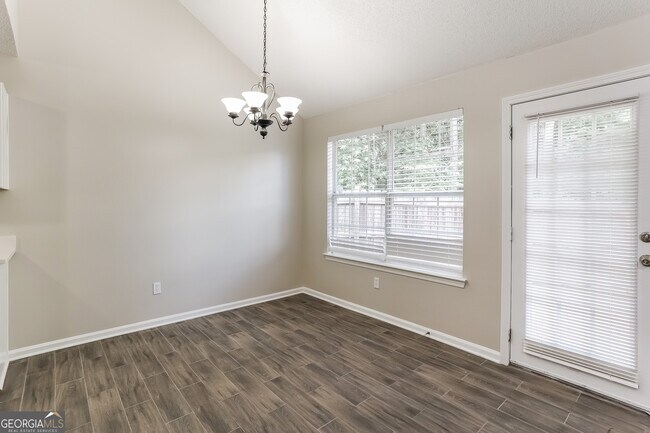 Foto del edificio - 4630 Thermal Ct