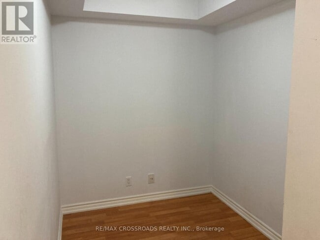 Photo du bâtiment - 18 Harding Blvd