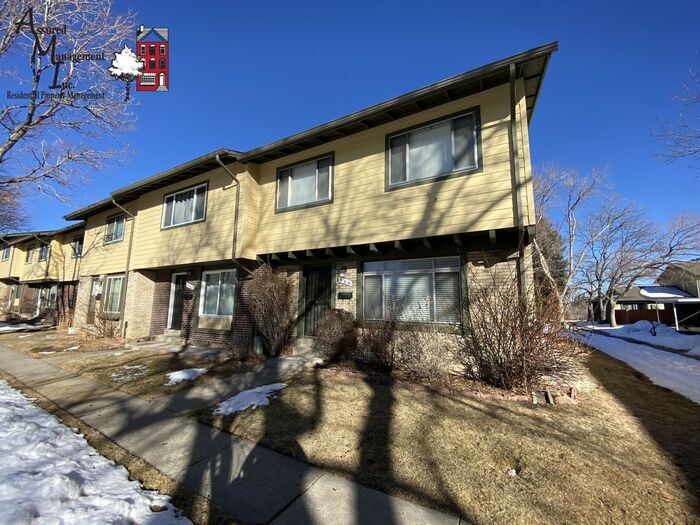 Updated 4 bedroom townhome in Lakewood! Ca... Townhome Rentals in
