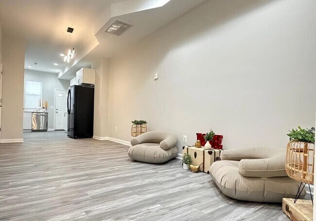 Foto del edificio - 503 N Lakewood Ave