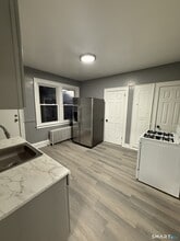 Building Photo - 85 Kent St