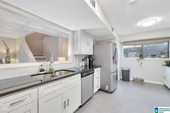Building Photo - 2 br, 2 bath Condo - 165 Cambrian Way