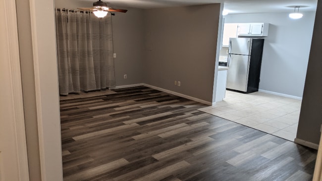 Building Photo - 1002 Foxhunt Terrace NE