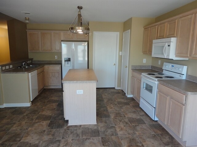 Foto del edificio - 512 Timber Dr