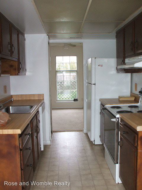 Building Photo - 925 Westwind Pl